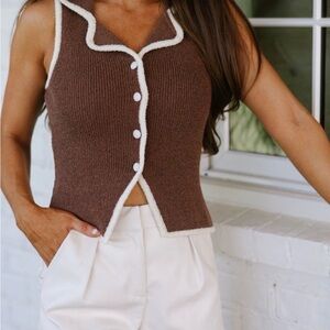 These Three Boutique Sleeveless Button Down Sweater Brown/Cream Small